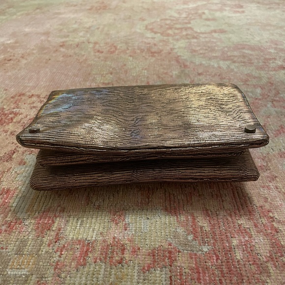 Iridescent Clutch 💖 - Picture 10 of 12